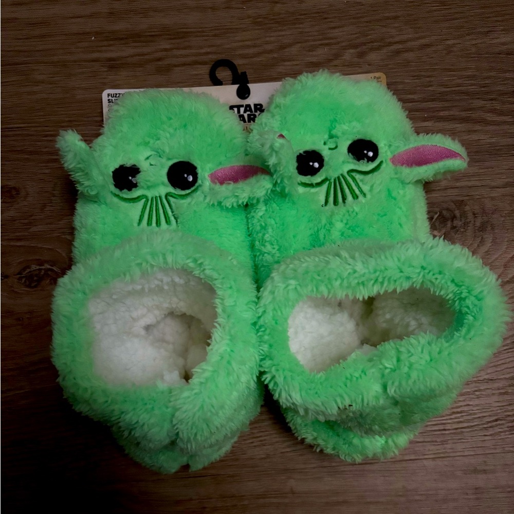 Baby Yoda slippers